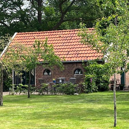 Landelijk Gelegen Huisje Op Erf Veeningen المظهر الخارجي الصورة