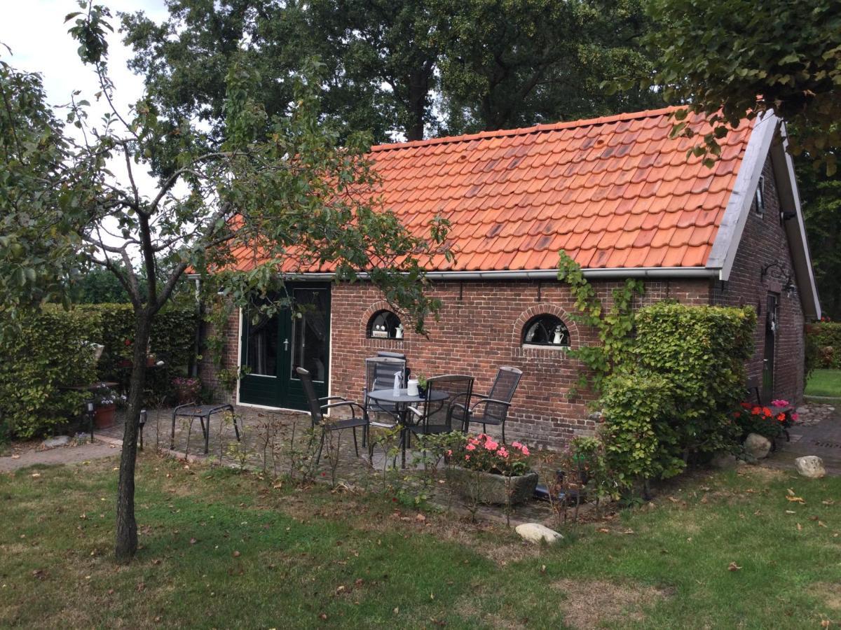 Landelijk Gelegen Huisje Op Erf Veeningen المظهر الخارجي الصورة