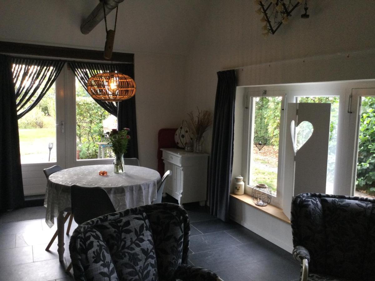 Landelijk Gelegen Huisje Op Erf Veeningen المظهر الخارجي الصورة