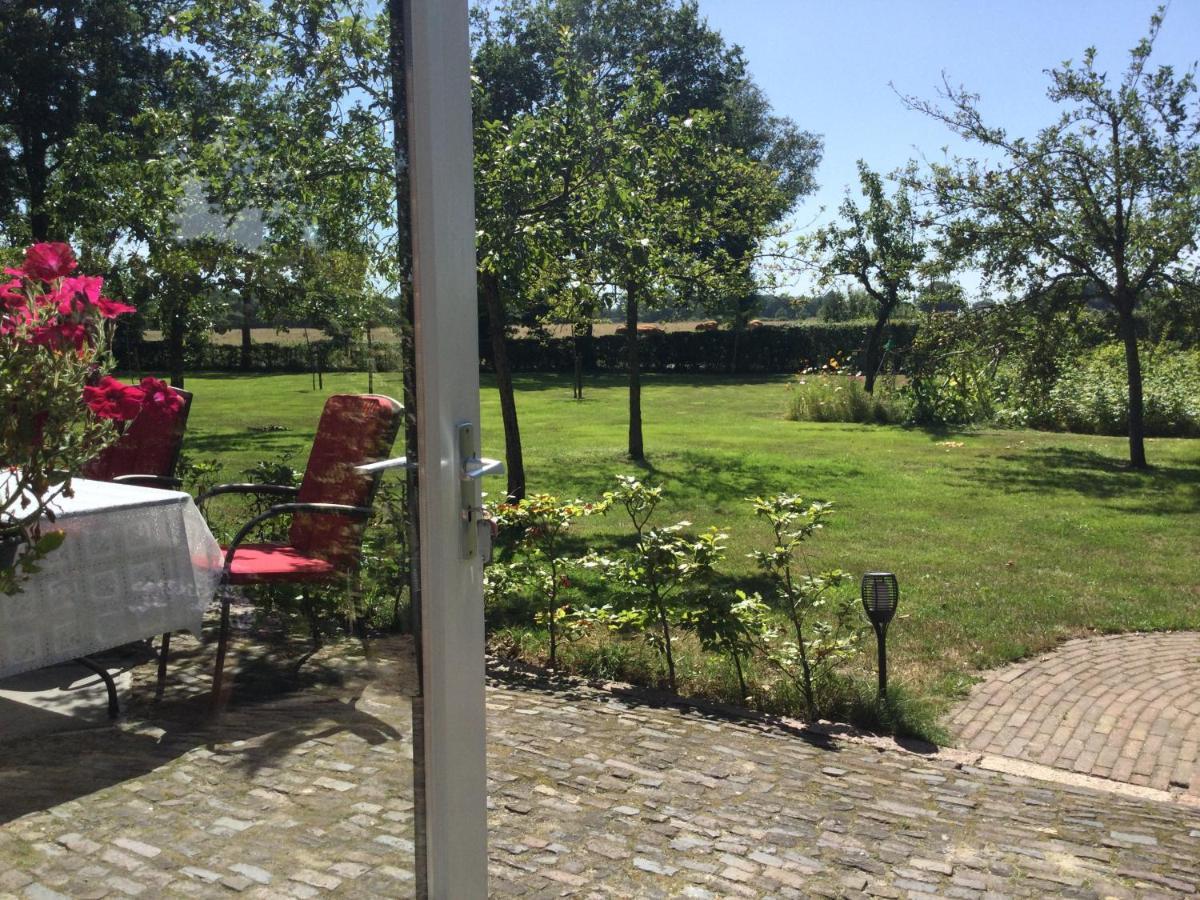 Landelijk Gelegen Huisje Op Erf Veeningen المظهر الخارجي الصورة